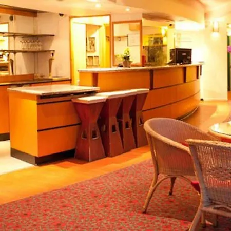Egg Hotel Gonesse Hotel