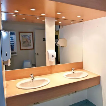 Egg Hotel Gonesse