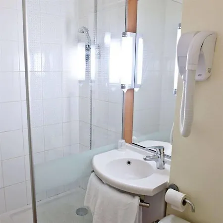 Egg Hotel Gonesse Hotel 3*