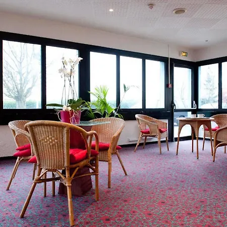 Egg Hotel Gonesse Hotel 3*