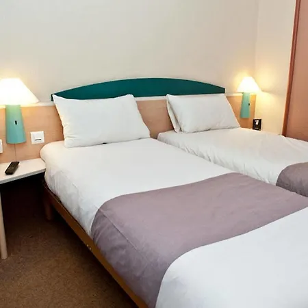 Egg Hotel Gonesse Hotel 3*